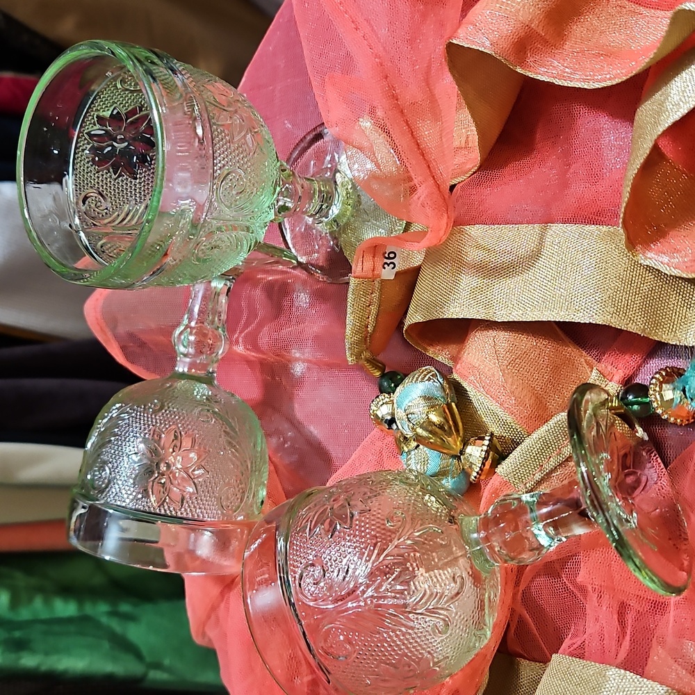 Elegant Vintage 1970's Green Glass Goblets Separately - Picture 3 of 3